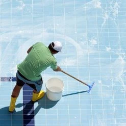 HIASDFLS Poolbürste, Poolbesen Aus Aluminium/Kunststoff Mit Starken Borsten Zum Reinigen Von Pools, Teichen, Spa-Stufen, Böden, Wänden, Poolboden Und Seitenreinigern -Poolreinigung Verkäufe 2022 59708434 4